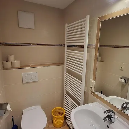 In Near Snowworld Area Holiday home