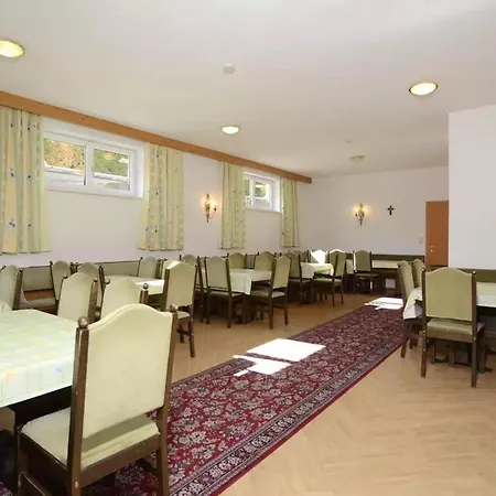 Spacious With Garden Holiday home