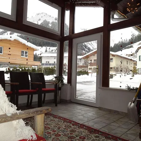Spacious With Garden Holiday home *
