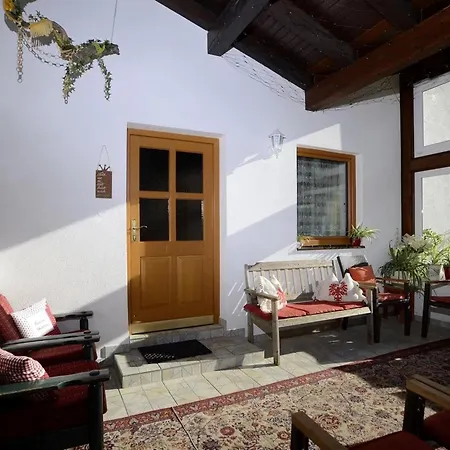 Holiday home Spacious With Garden